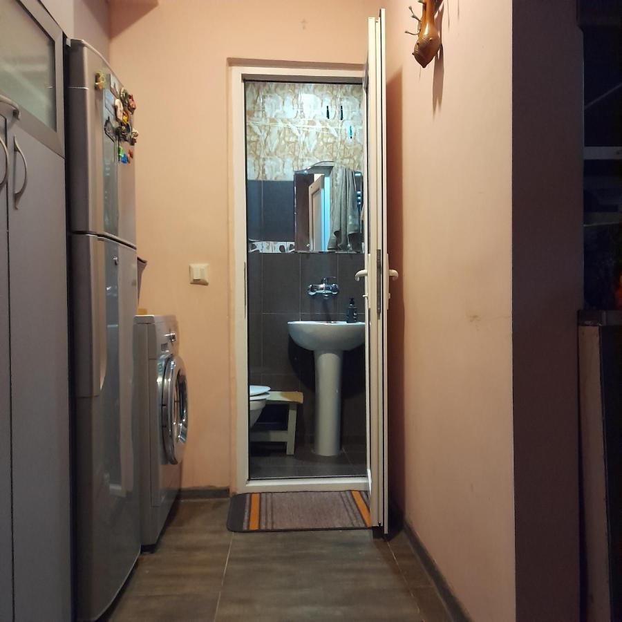 Historical Apartment In City Center Tbilisi Bagian luar foto