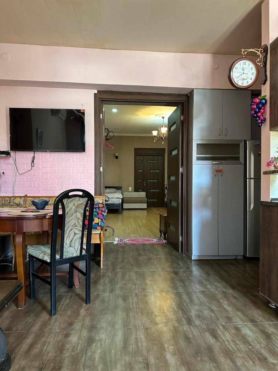 Historical Apartment In City Center Tbilisi Bagian luar foto